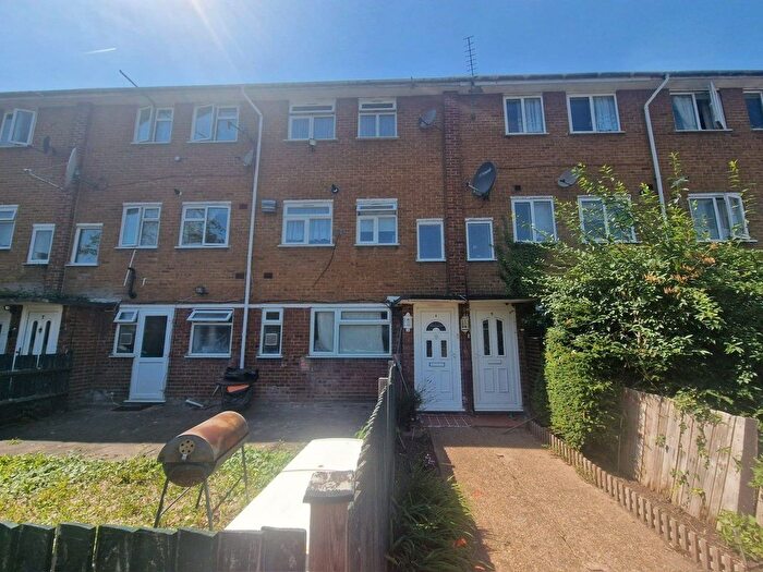 2 Bedroom Flat To Rent In Harlington, UB3