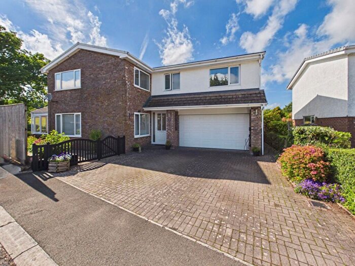 6 Bedroom Detached House For Sale In Church Close, Llangynidr, NP8