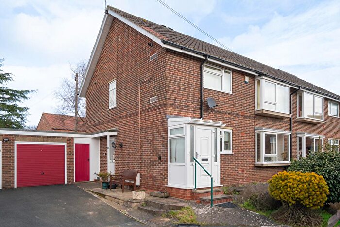 2 Bedroom Flat For Sale In Pasture Farm Close, Fulford, York, YO10