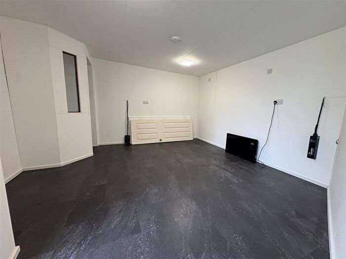 2 Bedroom Semi-detached Bungalow For Sale In Briar Drive, Huntington, YO31