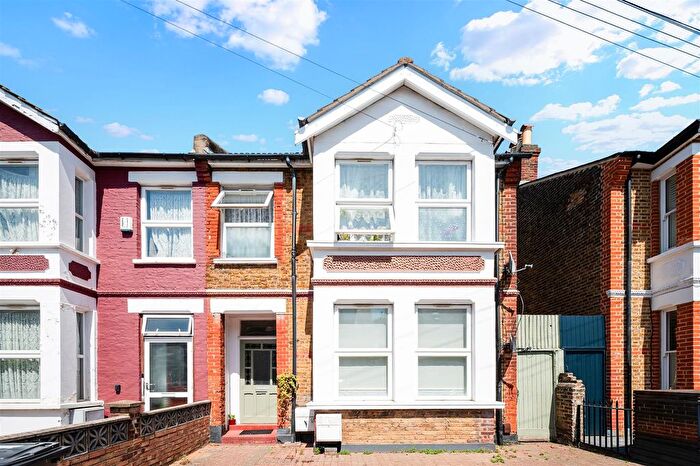 2 Bedroom Flat For Sale In Marlborough Road, Colliers Wood, SW19