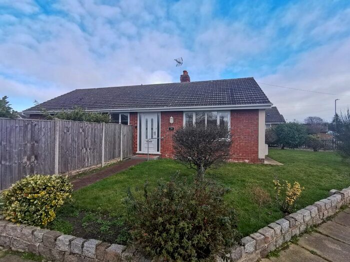 Bungalow To Rent In Stirling Close, Oulton, Lowestoft, NR32