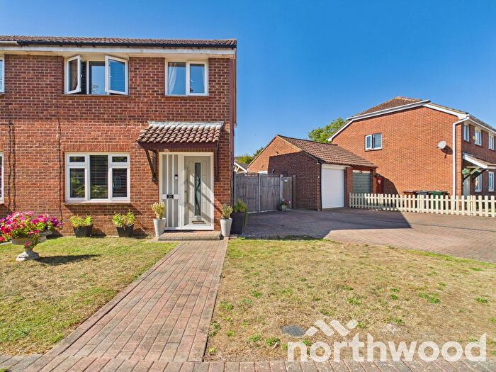 3 Bedroom Semi Detached House For Sale In Lakemead, Singleton, Ashford, TN23