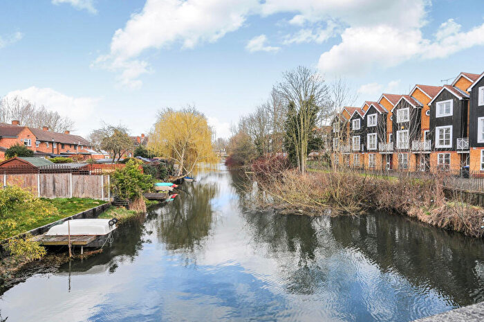 1 Bedroom Flat To Rent In Dundas Mews, Enfield Island Village, EN3