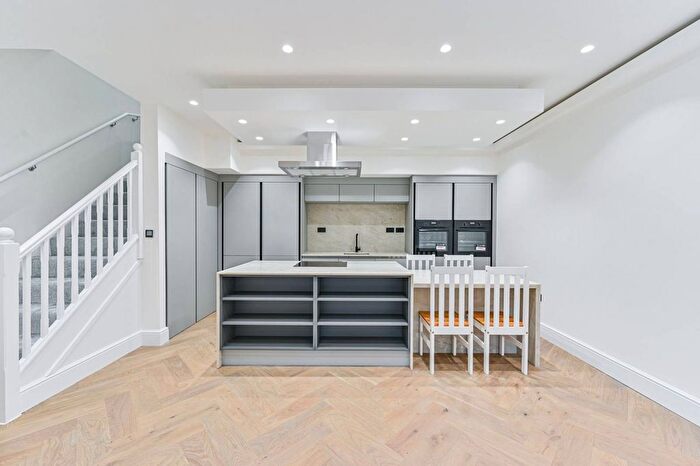 3 Bedroom Flat For Sale In Teal Street, Greenwich Millennium Village, London, SE10