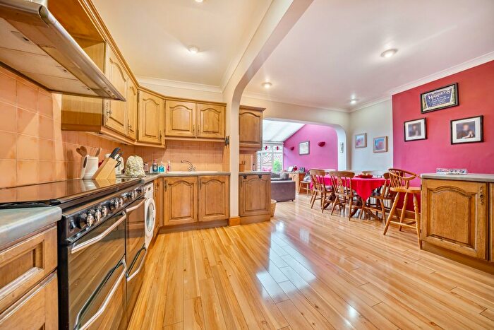 4 Bedroom End Of Terrace House For Sale In Homesdale Road, Bromley, BR2