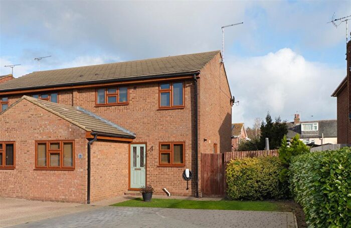 4 Bedroom Semi-Detached House For Sale In Peartree Road, Herne Bay, CT6