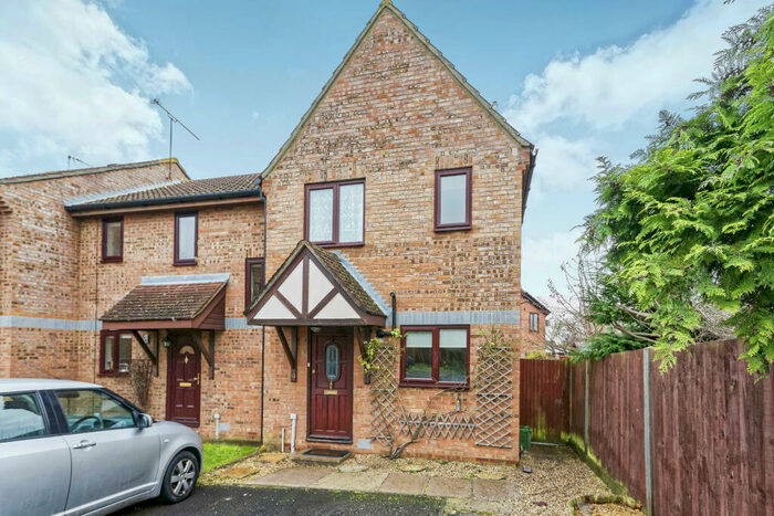 2 Bedroom Terraced House To Rent In Kerry Close Fleet, GU51