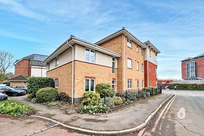 2 Bedroom Flat For Sale In Rowley Close, Bracknell, RG12