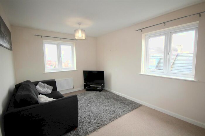 2 Bedroom Flat To Rent In Bates Way, Swindon SN2