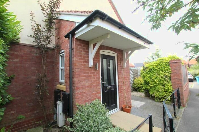 1 Bedroom Flat To Rent In Shinewater Park, Kingswood, Hull, HU7