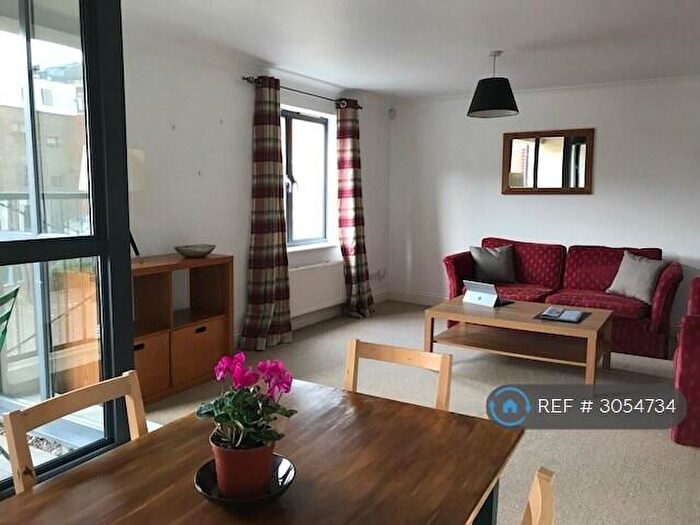 2 Bedroom Flat To Rent In Sherard Court, London, N7