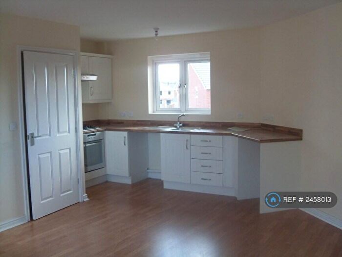 2 Bedroom Flat To Rent In Kingham Close, Wirral, CH46