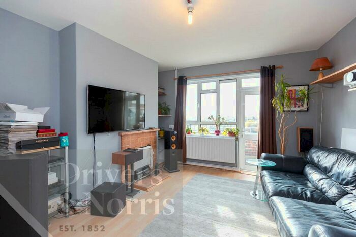 2 Bedroom Apartment To Rent In Sussex Close, Sussex Way, Holloway, London, N19
