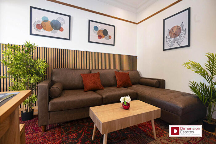 3 Bedroom Flat To Rent In Millfields Road, Lower Clapton, Hackney, E5