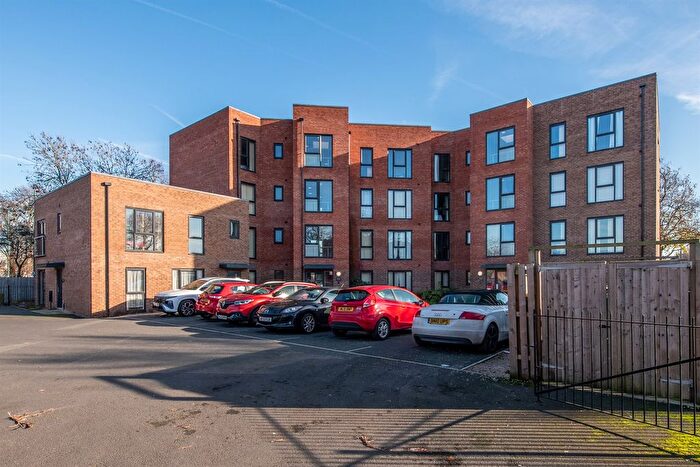 2 Bedroom Flat To Rent In Ryehill House, NG2