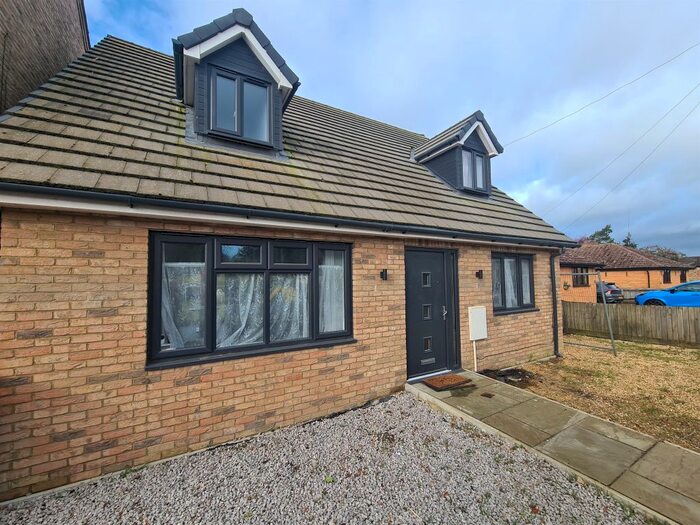 3 Bedroom Chalet For Sale In Main Street, Pymoor, Ely, CB6