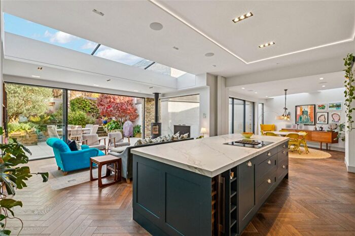 5 Bedroom Semi Detached House To Rent In Cheriton Square, SW17