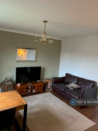 2 Bedroom Flat To Rent In Broomhall Avenue, Edinburgh, EH12