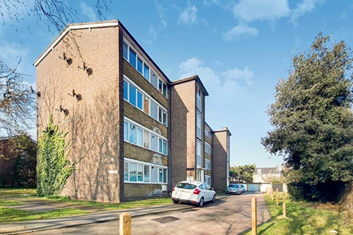 2 Bedroom Flat To Rent In Coleraine Road, Blackheath, London, SE3