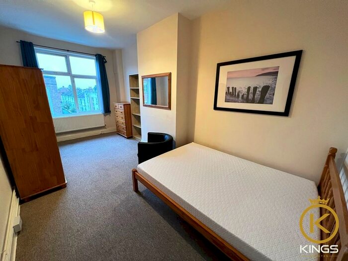 3 Bedroom Flat To Rent In Elm Grove, Southsea, PO5