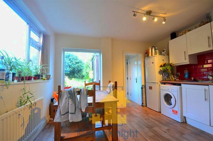 4 Bedroom End Of Terrace House To Rent In Gristhorpe Road, Selly Oak, Birmingham, B29