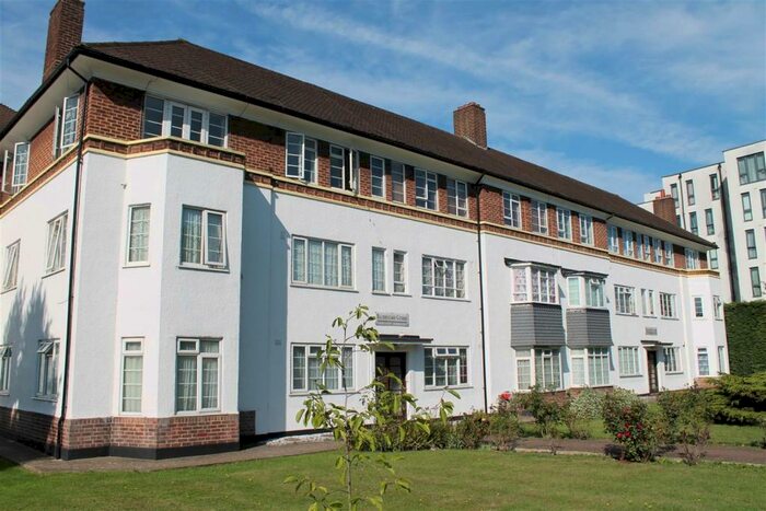 2 Bedroom Flat To Rent In Allerford Court, Bromley Road, SE6