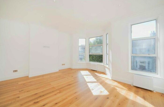 2 Bedroom Flat To Rent In Burrows Road, London, NW10