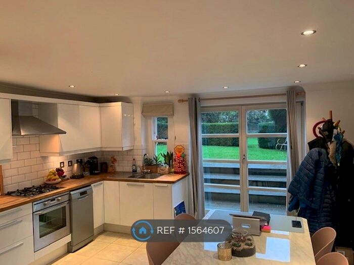 2 Bedroom Flat To Rent In Spencer Hill, London, SW19