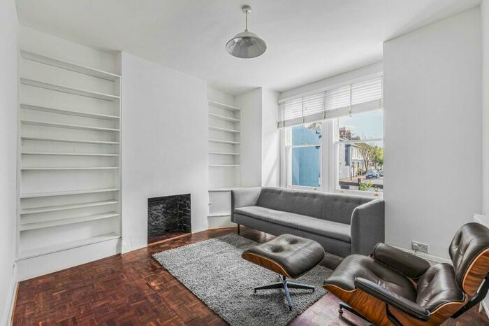 2 Bedroom Flat To Rent In Dorothy Road, London, SW11