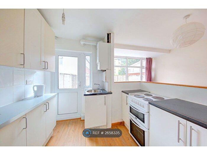 4 Bedroom Terraced House To Rent In The Bittoms, Kingston Upon Thames, KT1