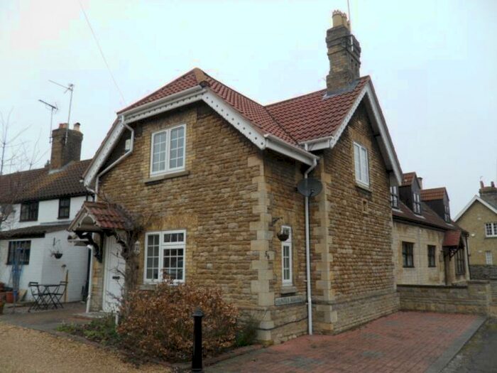 2 Bedroom Detached House To Rent In Cherry Orton Road, Orton Waterville, Peterborough, PE2