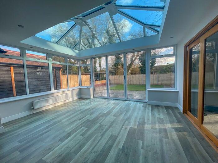 4 Bedroom Barn Conversion For Sale In Hunters Barn, Tilsworth, LU7