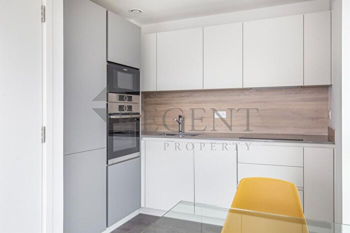 1 Bedroom Apartment To Rent In Skylark Point, Newnton Close, N4