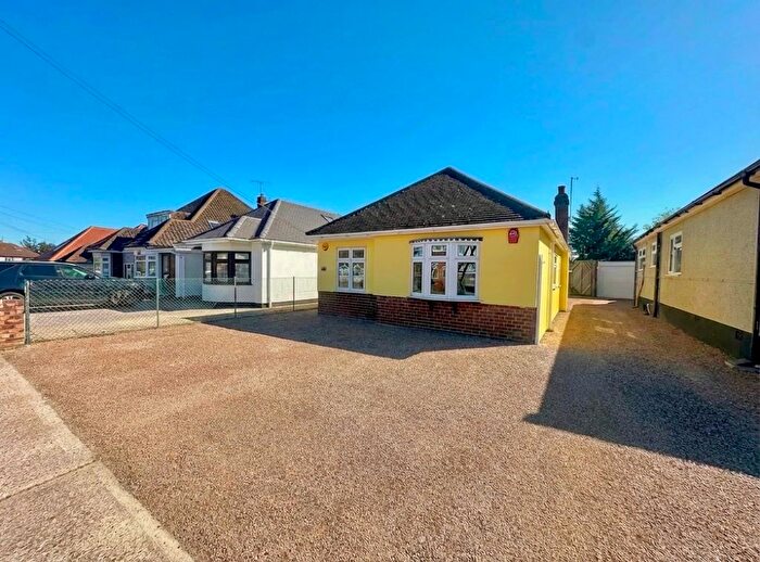 3 Bedroom Bungalow For Sale In Coleridge Road, Romford, RM3
