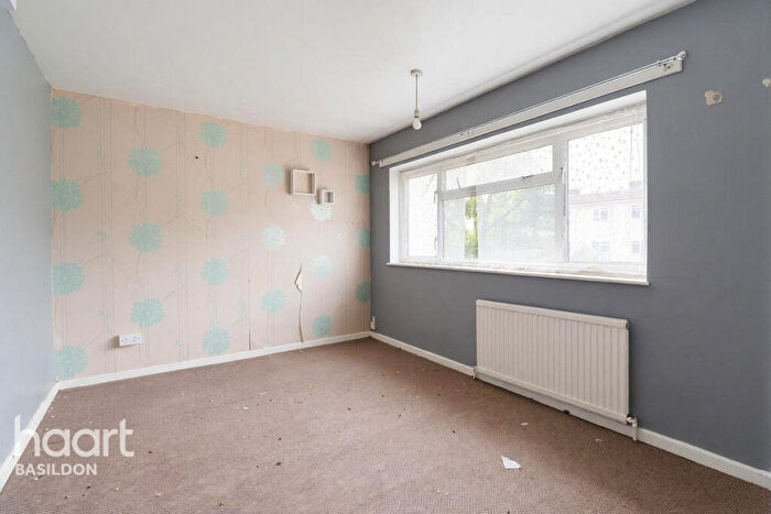 2 Bedroom Terraced House For Sale In Clopton Green, Basildon, SS14