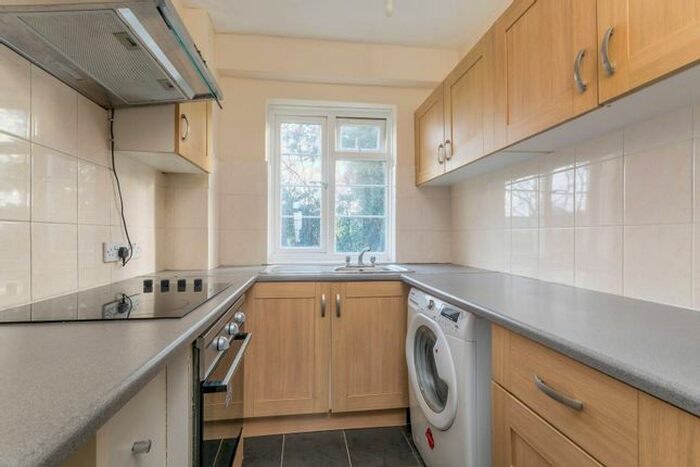3 Bedroom Flat To Rent In Chiswick Village, Chiswick, London, W4