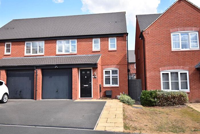 3 Bedroom Semi Detached House For Sale In Amberley Close, Chellaston, Derby, DE73