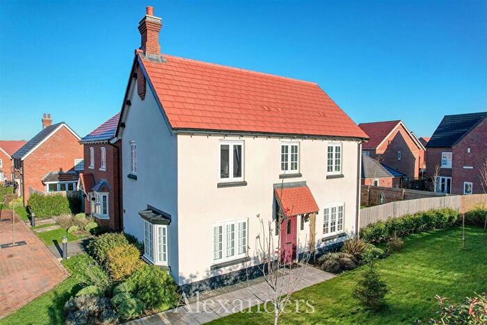 3 Bedroom Detached House For Sale In Usherwood Way, Hugglescote, LE67