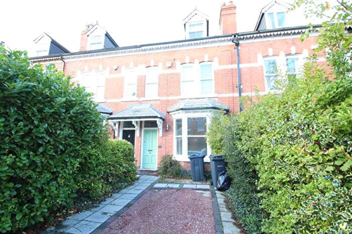 5 Bedroom House To Rent In Greenfield Road, B17
