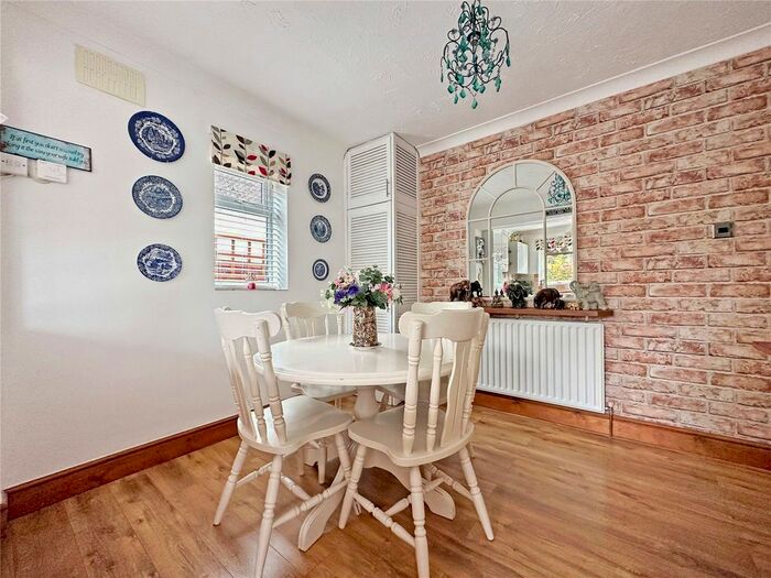 2 Bedroom Bungalow For Sale In Begonia Avenue, Gillingham, Kent, ME8