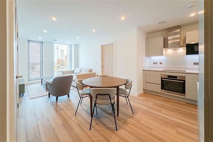 2 Bedroom Flat To Rent In New Vic, M4