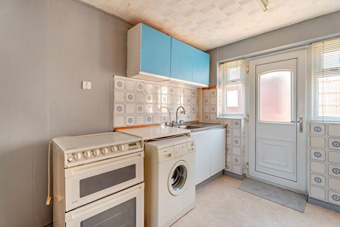 3 Bedroom End Of Terrace House For Sale In Thornwell Road, Chepstow, Monmouthshire, NP16