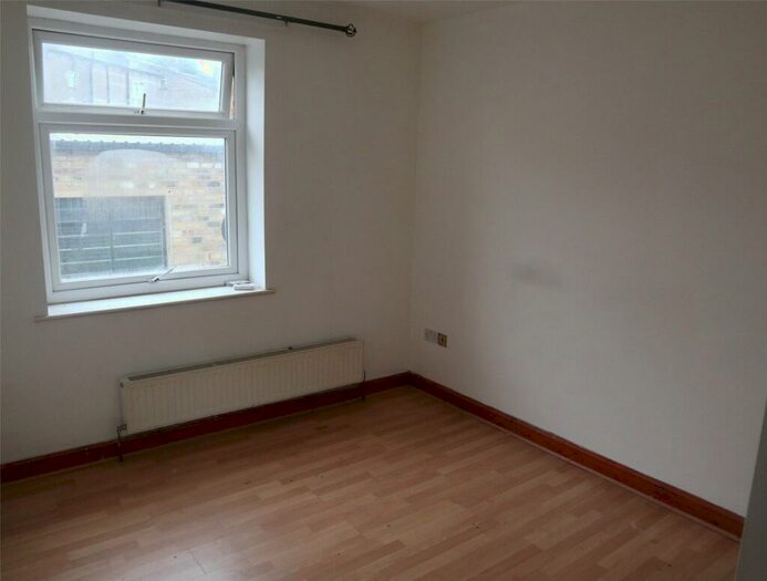 2 Bedroom End Of Terrace House To Rent In New Street, Netherton, Huddersfield, HD4