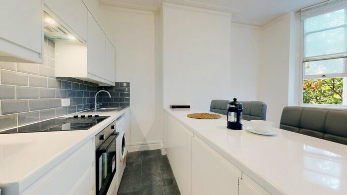 4 Bedroom Flat To Rent In Askew Road, Shepherds Bush, W12