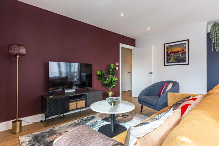 1 Bedroom Apartment To Rent In Kooky High Wycombe, Desborough Road High Wycombe, HP11