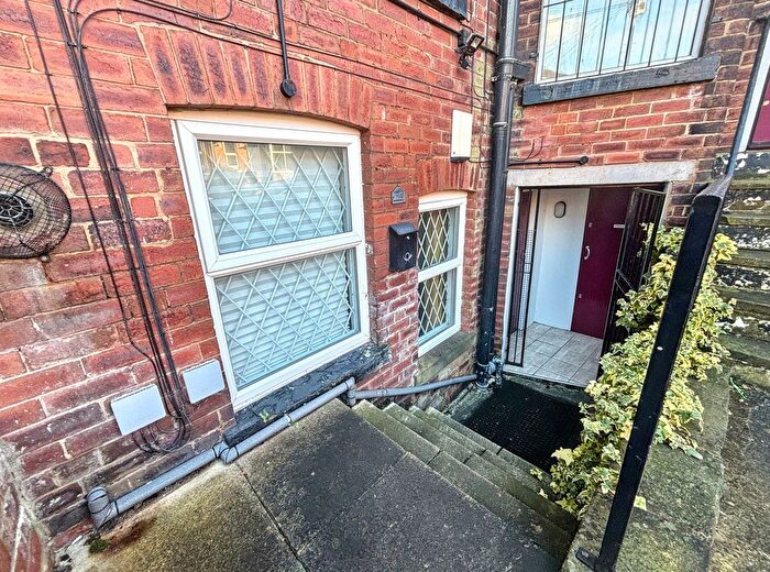 1 Bedroom Terraced House To Rent In Royal Park Terrace, Hyde Park, Leeds, LS6