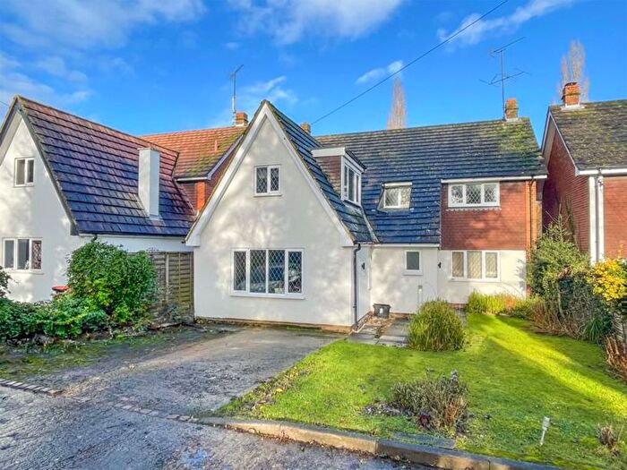 5 Bedroom Detached House For Sale In Common Road, Kensworth, Dunstable, LU6