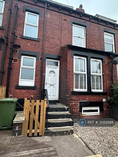 2 Bedroom Terraced House To Rent In Woodlea Mount, Leeds, LS11