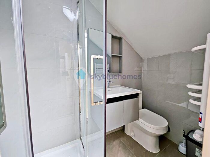 6 Bedroom End Of Terrace House To Rent In Brentwood Road, Leicester, LE2